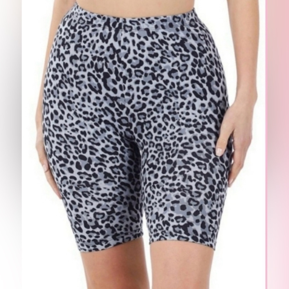 Gray Leopard Print High-Waist Bike Shorts - size large